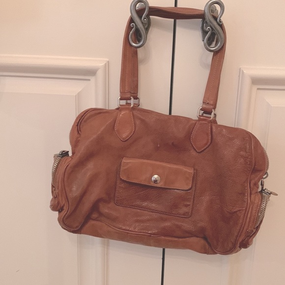 PRICE DROP MAKE AN OFFER! Prada satchel/shoulder bag. - Picture 8 of 11